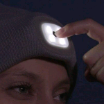 CAPPELLO IN MAGLIA RASATA CON LUCE LED